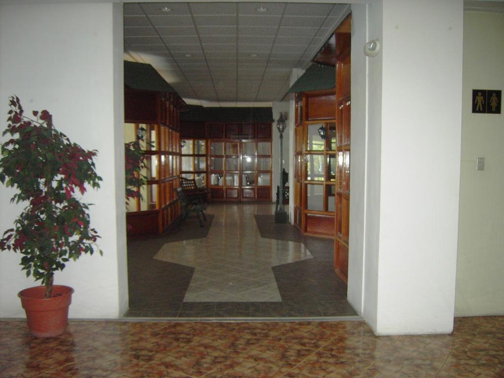 Hotel La Riviera De Atitlan Panajachel Exterior photo